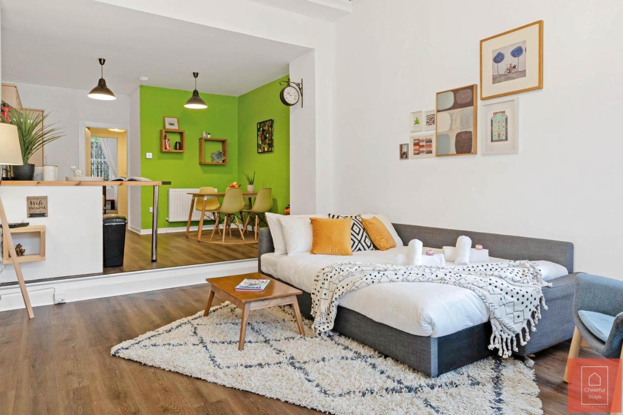 Cheerful Stays: Spacious Flat In Vibrant Leith Edynburg Zewnętrze zdjęcie