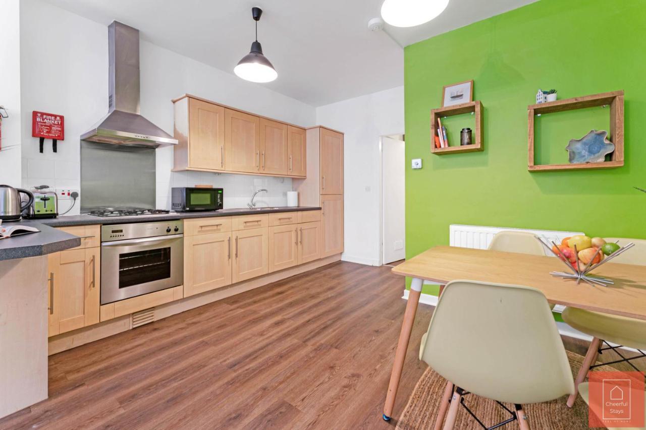 Cheerful Stays: Spacious Flat In Vibrant Leith Edynburg Zewnętrze zdjęcie