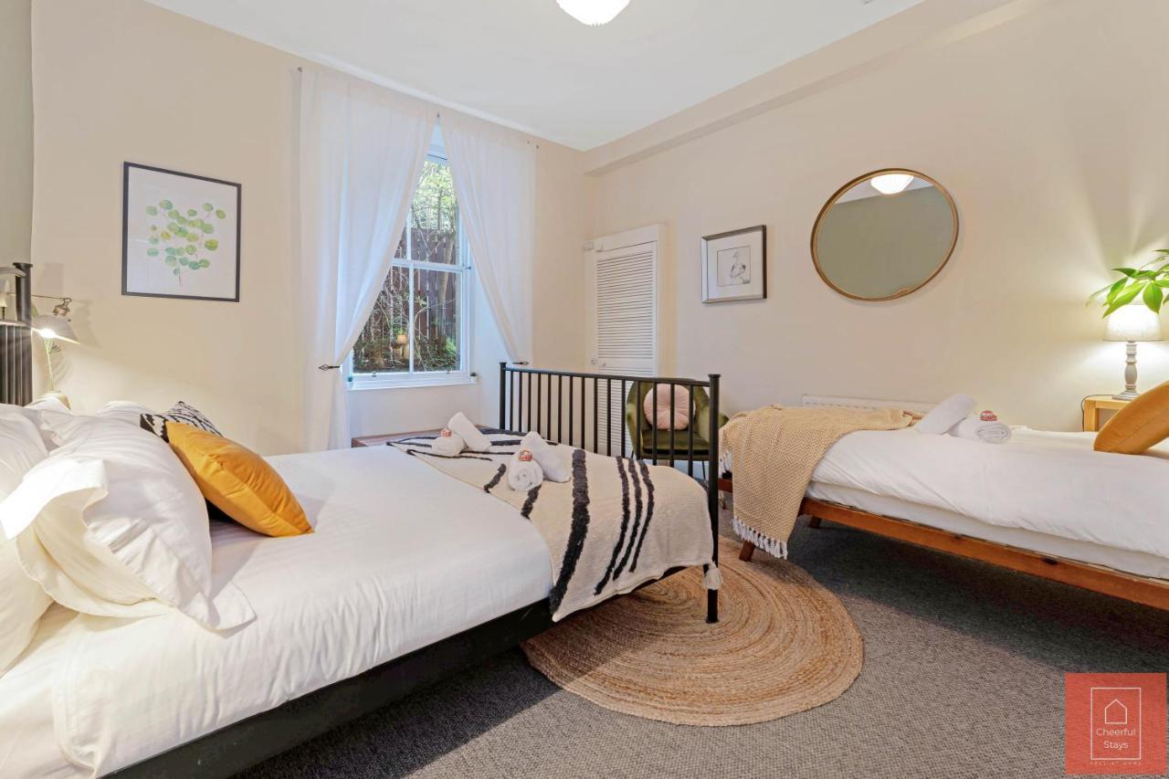 Cheerful Stays: Spacious Flat In Vibrant Leith Edynburg Zewnętrze zdjęcie